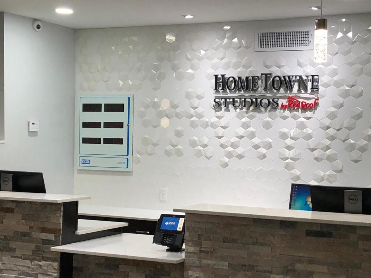 Hometowne Studios By Red Roof San Antonio E - Frost Bank Center Bagian luar foto
